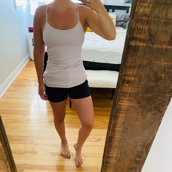 Women’s Lululemon Y back tank - Picture 1 of 4